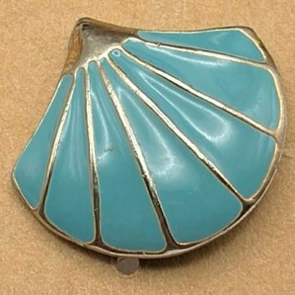 Blue Shell Earrings - Picture 2 of 3